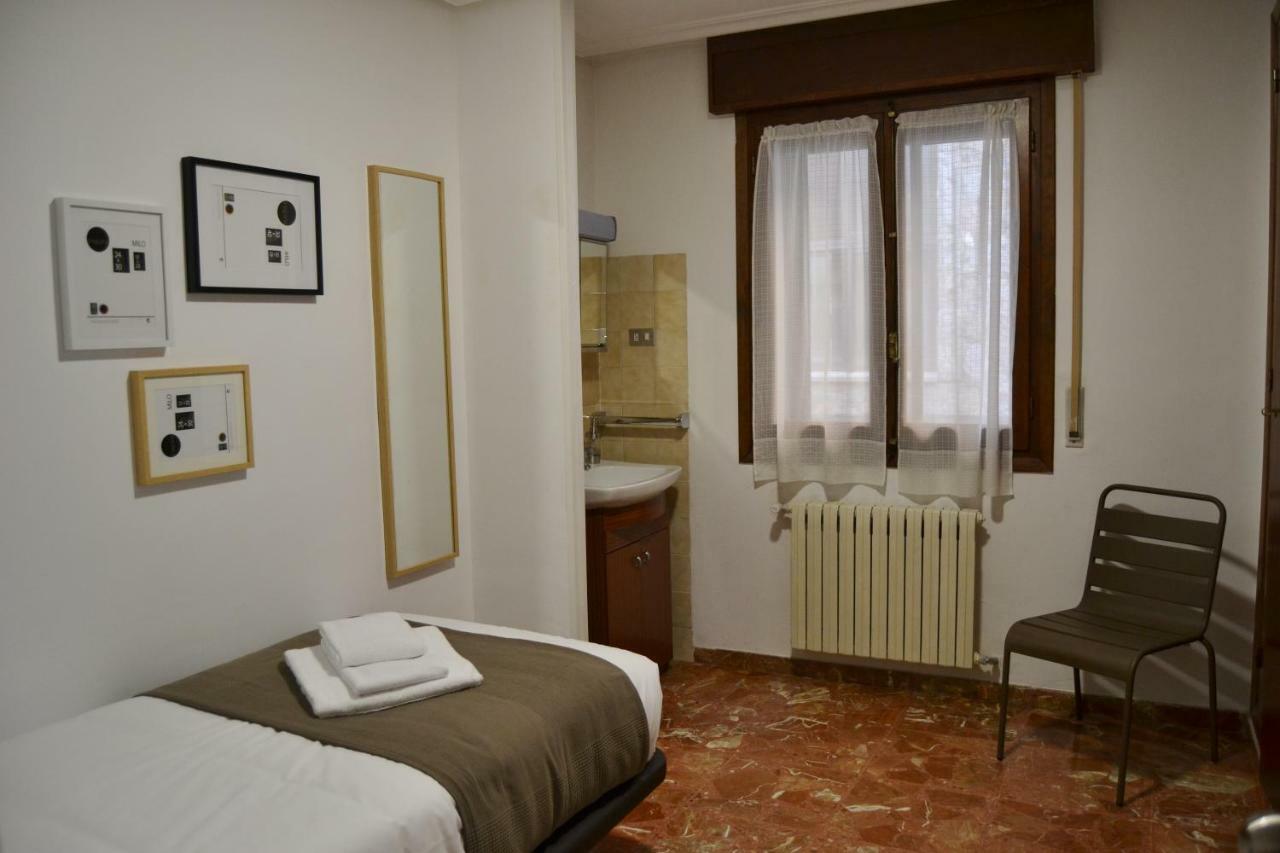 Tres Puentes Y Apartment